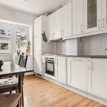 350M To City Beach I Tv & Workspace In Every Room!